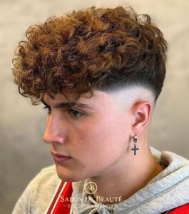 Броколи стил – модерна къдрава прическа за мъже — Salondebeaute Мъжка броколи прическа с плътни къдрици