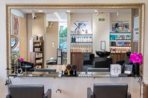 Салон за мъжко подстригване на ТОП Цени - 2 — Salondebeaute Салон за мъжко подстригване интериор